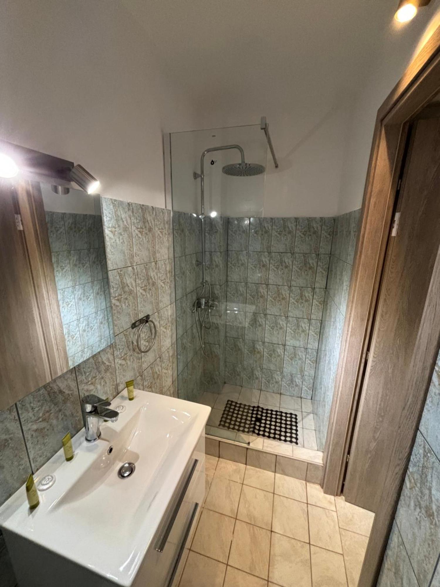 Jordans Room 12 Салоники Экстерьер фото